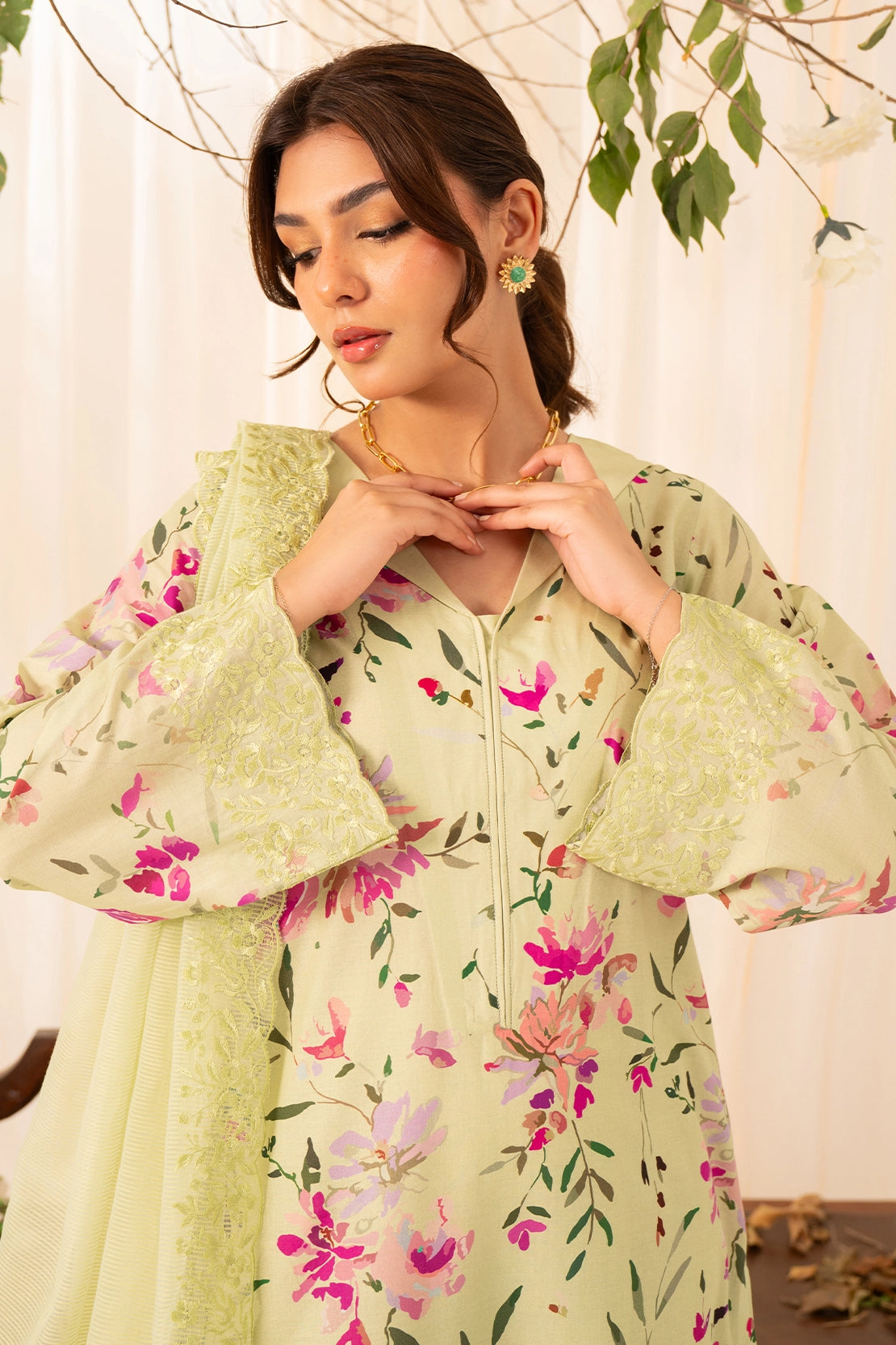 Rashid Tex Florin Premium Embroidered Lawn – 565 – Unstitched 3 Piece image 1