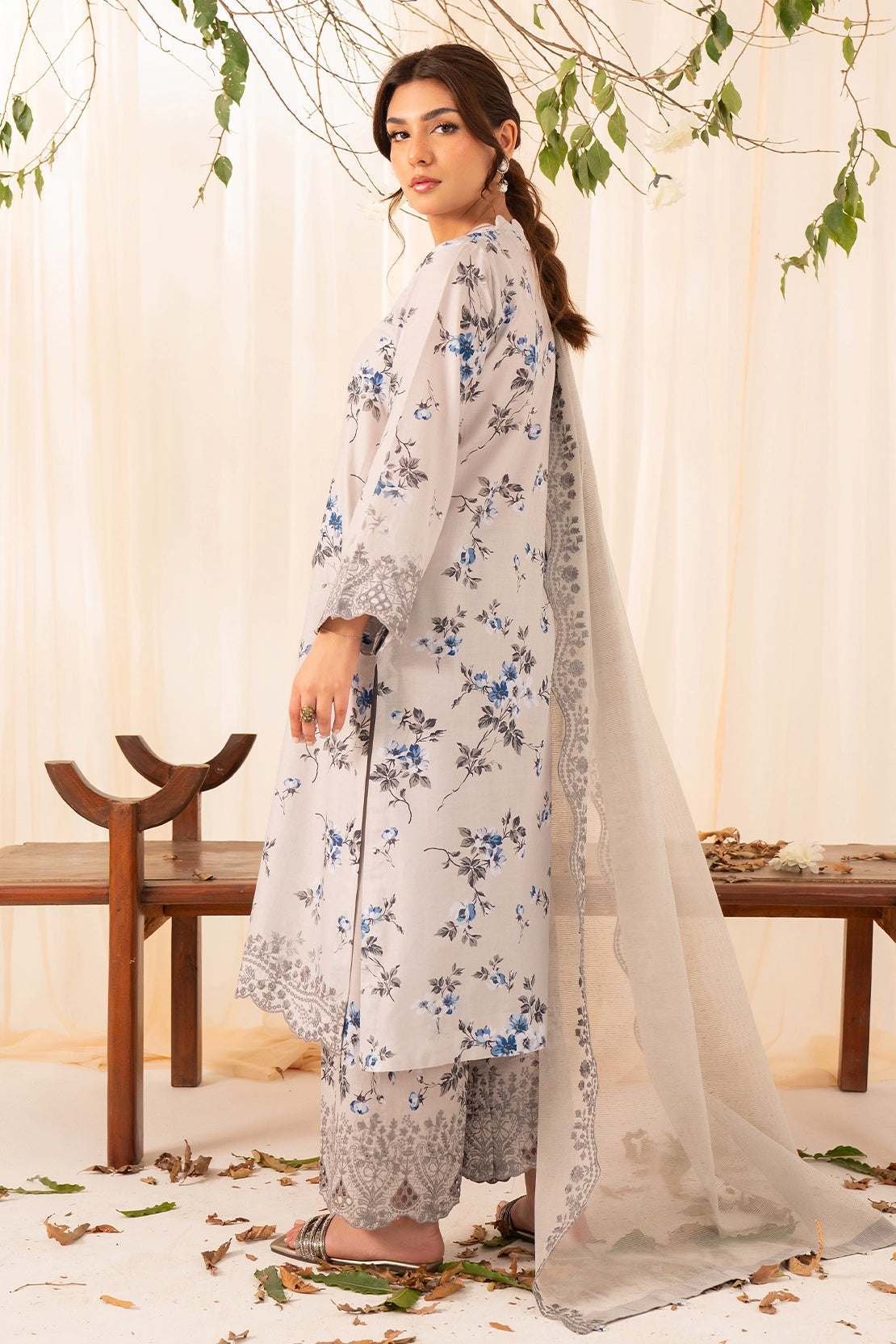 Rashid Tex Florin Premium Embroidered Lawn – 566 – Unstitched 3 Piece image 3