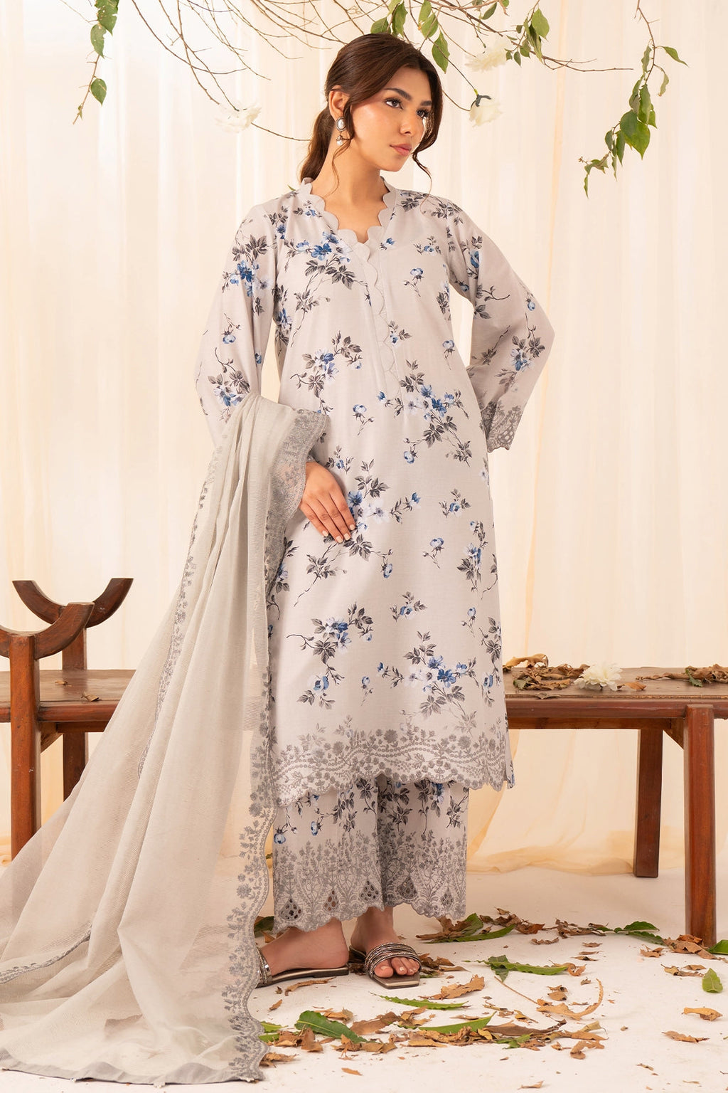 Rashid Tex Florin Premium Embroidered Lawn – 566 – Unstitched 3 Piece image 2