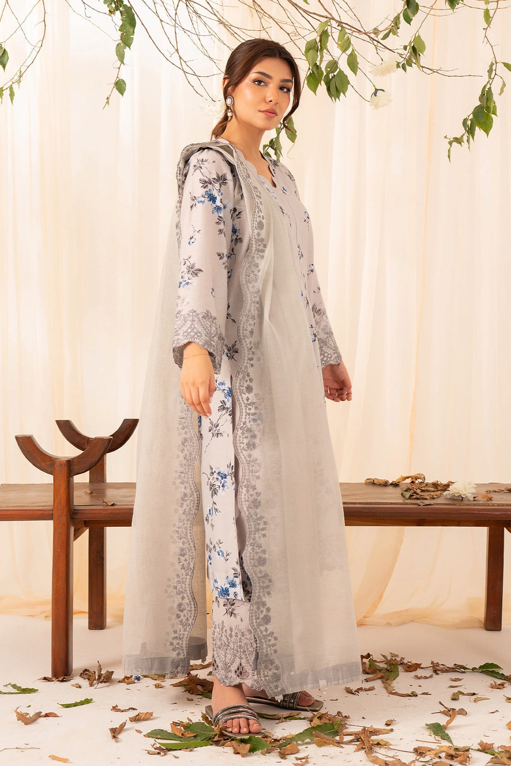 Rashid Tex Florin Premium Embroidered Lawn – 566 – Unstitched 3 Piece image 4