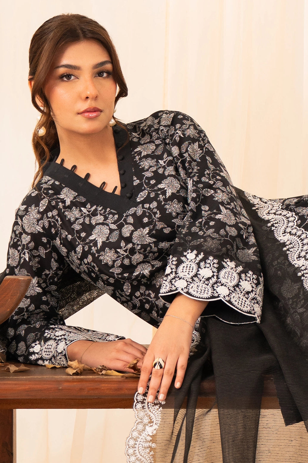 Rashid Tex Florin Premium Embroidered Lawn – 568 – Unstitched 3 Piece image 1