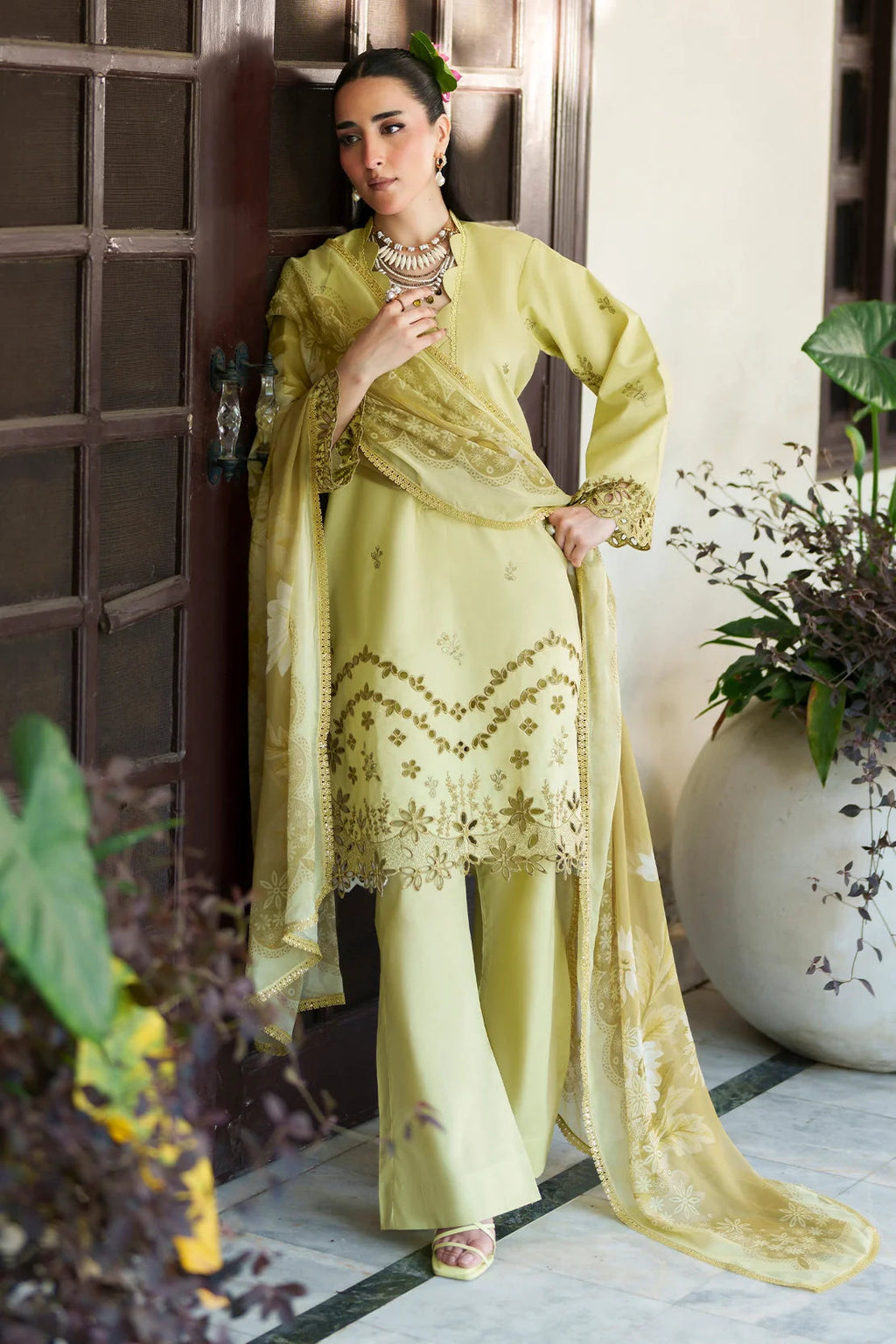 Rashid Tex Enara Garden Luxury Embroidered Lawn – 3702 – Unstitched 3 Piece