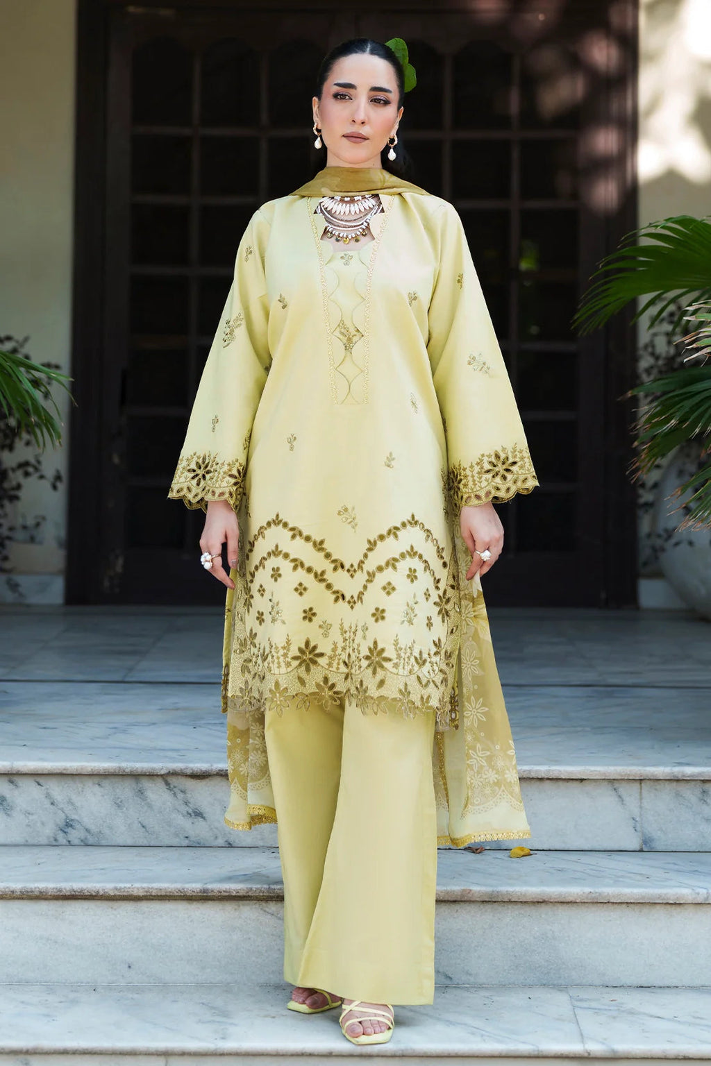 Rashid Tex Enara Garden Luxury Embroidered Lawn – 3702 – Unstitched 3 Piece