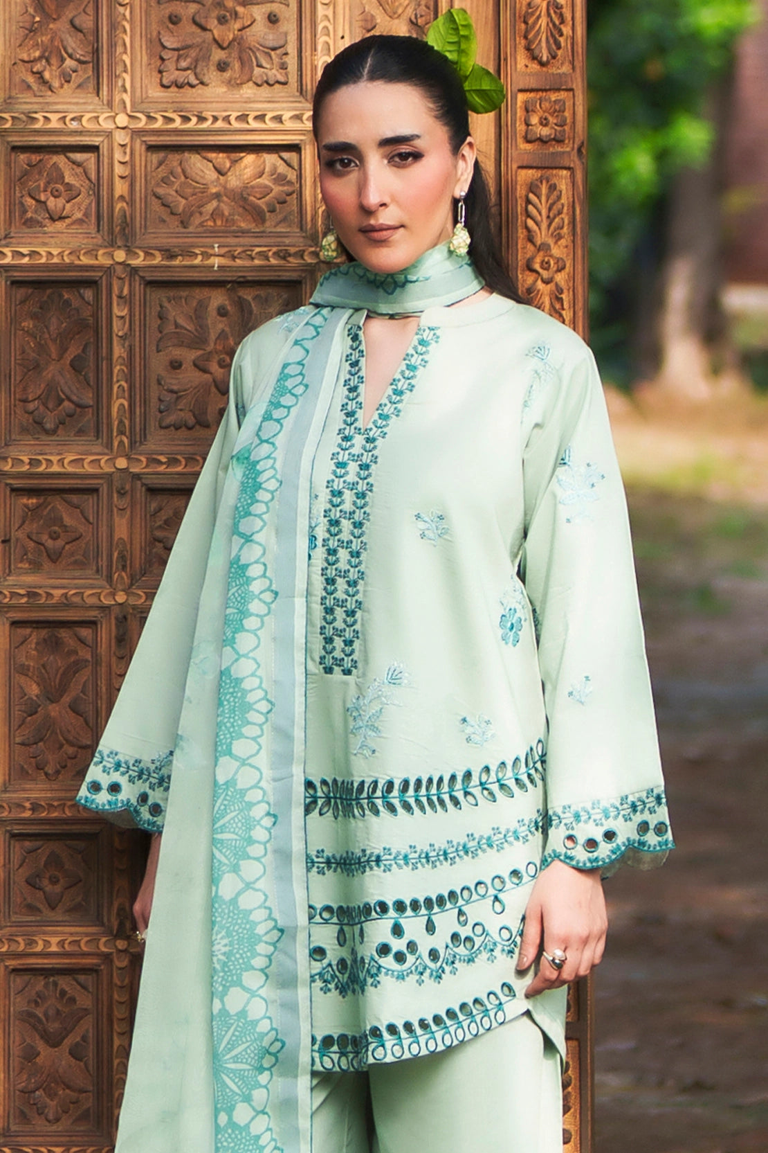 Rashid Tex Enara Garden Luxury Embroidered Lawn – 3705 – Unstitched 3 Piece