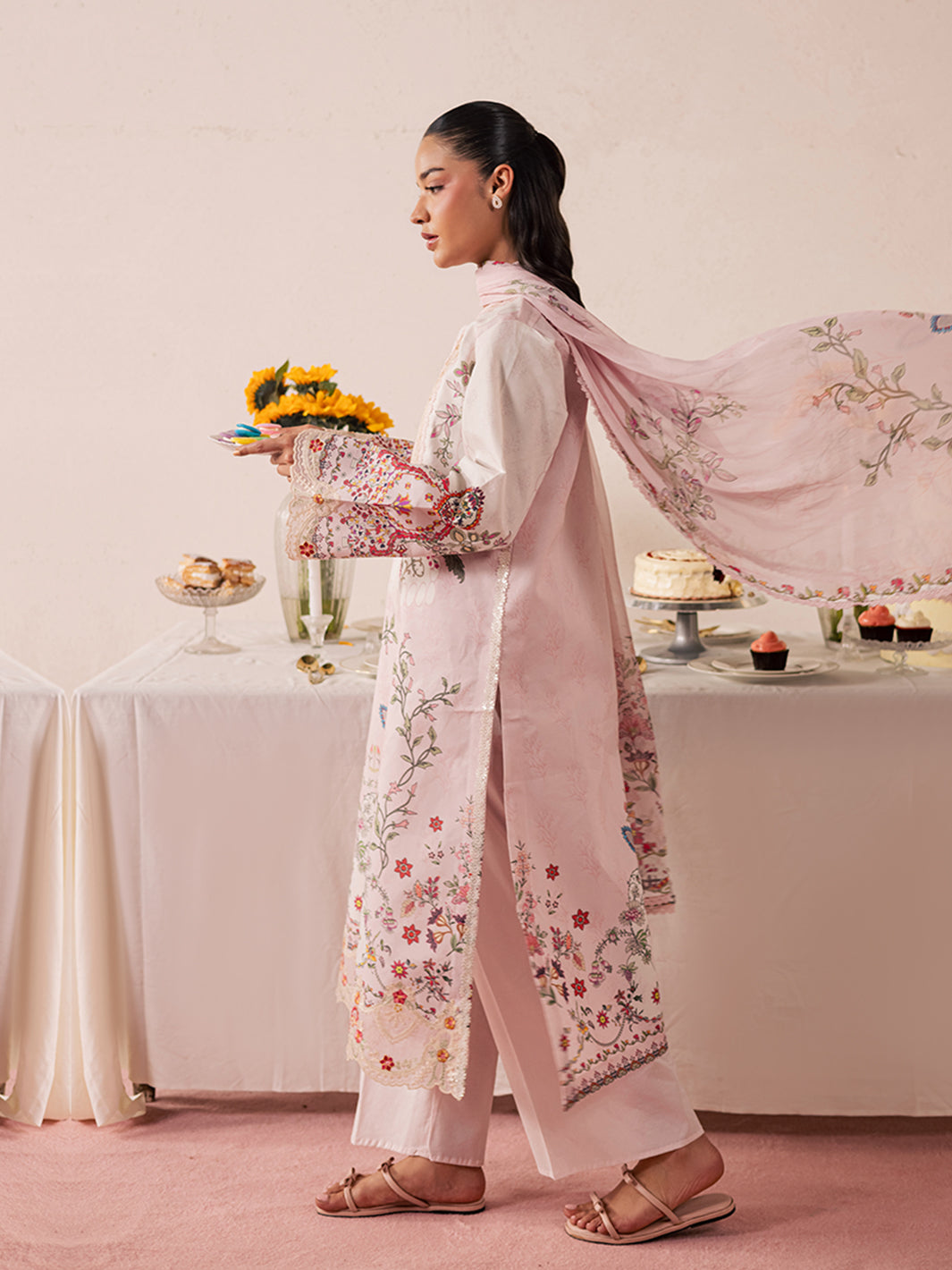MJ-02 | 3 PC Lawn S Mahnur Jahaan Lawn 26