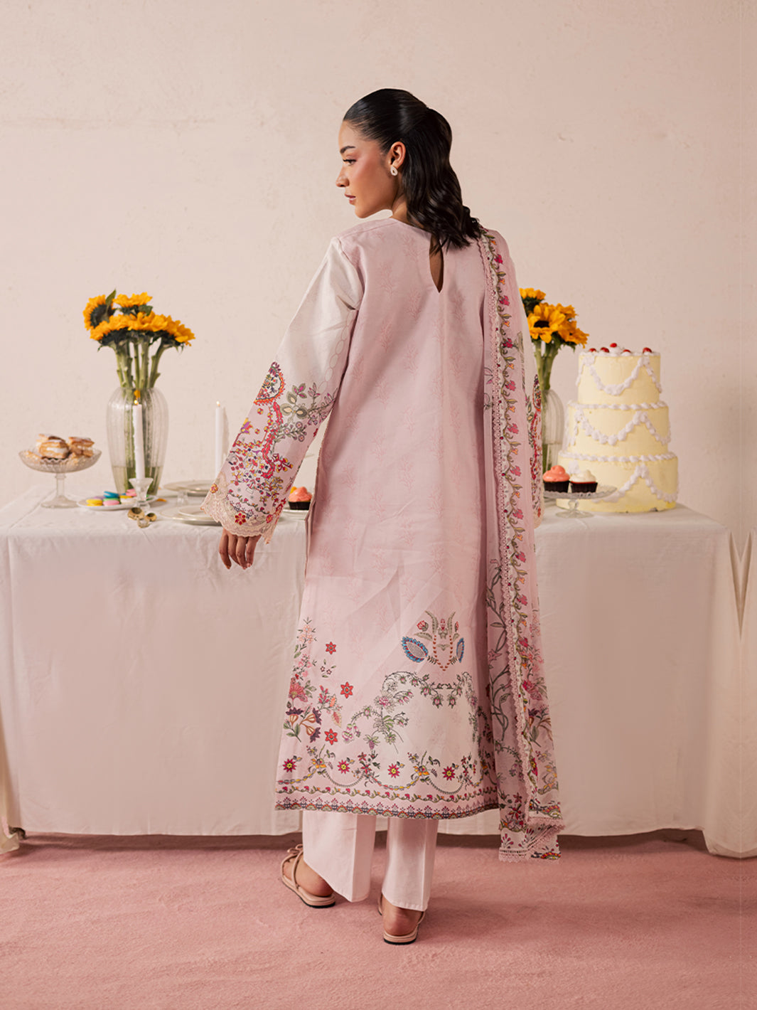 MJ-02 | 3 PC Lawn L Mahnur Jahaan Lawn 26