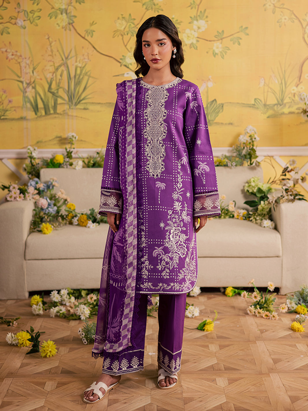 MJ-04 | 3 PC Lawn S Mahnur Jahaan Lawn 26