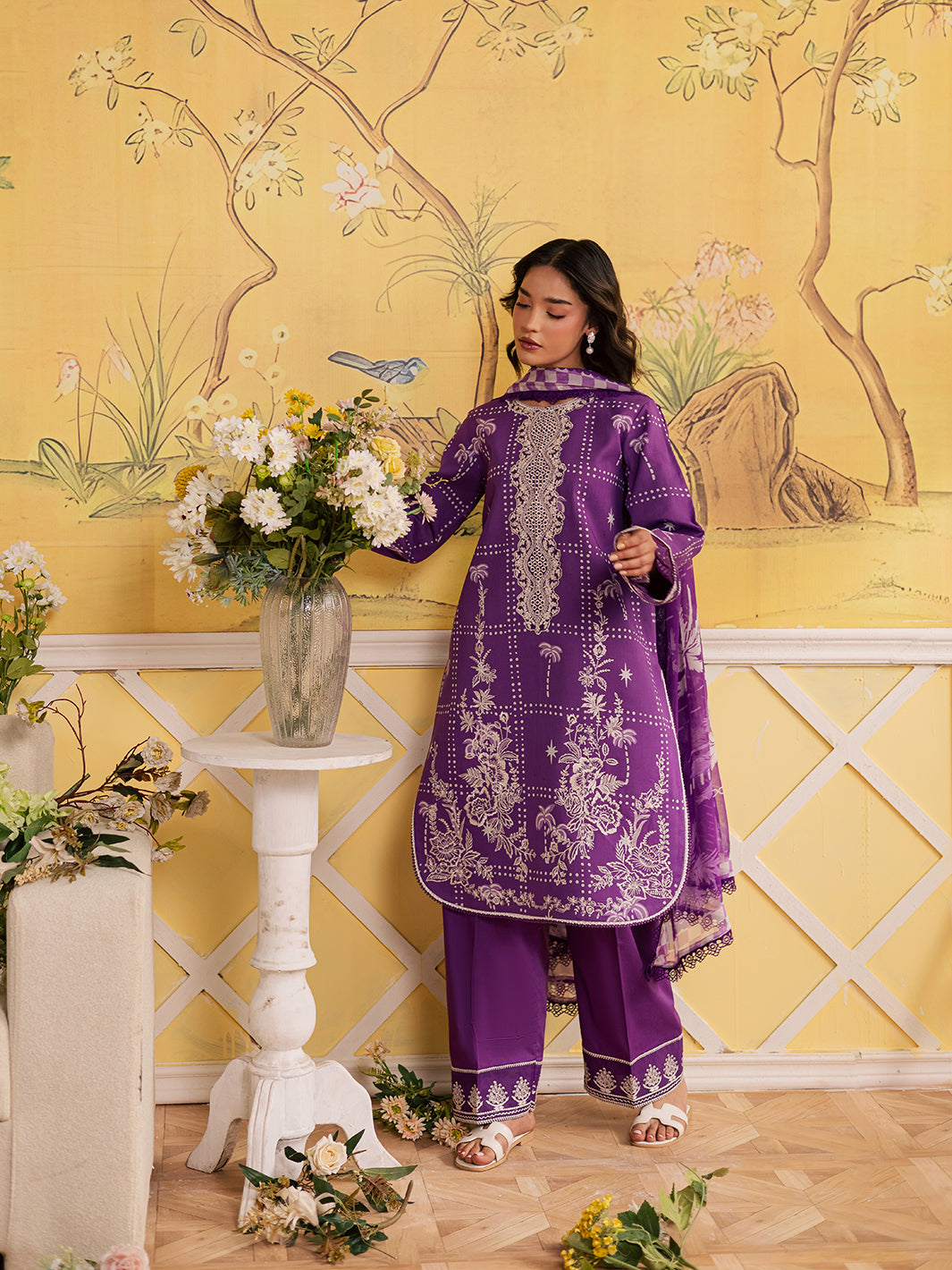 MJ-04 | 3 PC Lawn M Mahnur Jahaan Lawn 26
