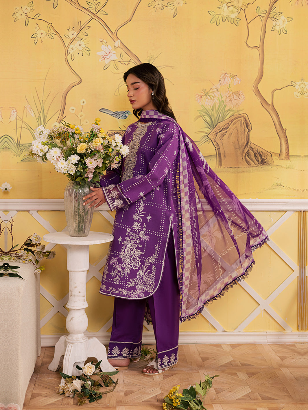 MJ-04 | 3 PC Lawn Mahnur Jahaan Lawn 26