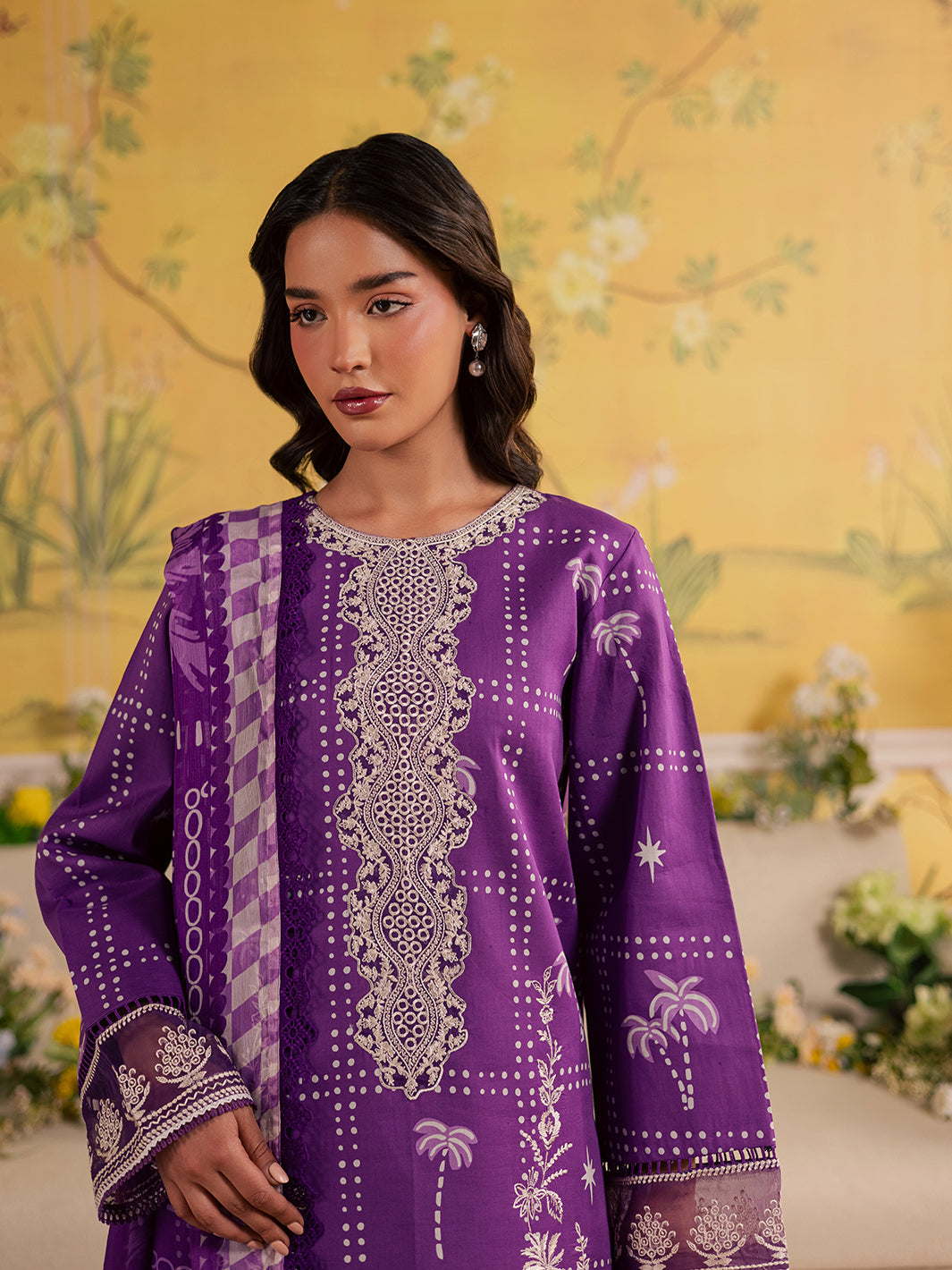 MJ-04 | 3 PC Lawn Mahnur Jahaan Lawn 26