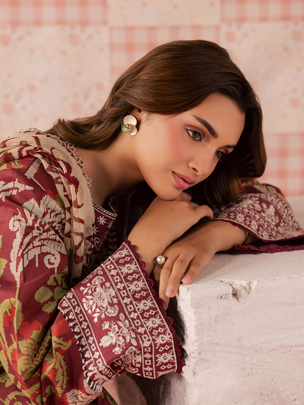 MJ-05 | 3 PC Lawn S Mahnur Jahaan Lawn 26