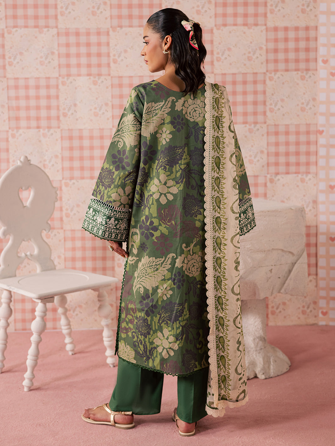 MJ-06 | 3 PC Lawn S Mahnur Jahaan Lawn 26
