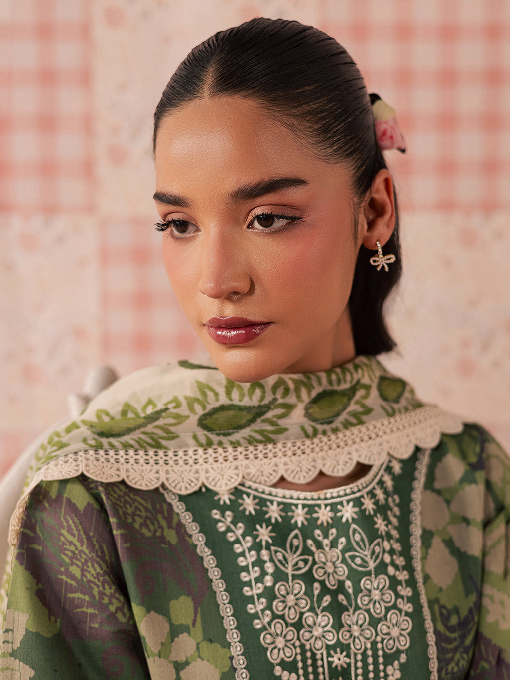MJ-06 | 3 PC Lawn Mahnur Jahaan Lawn 26