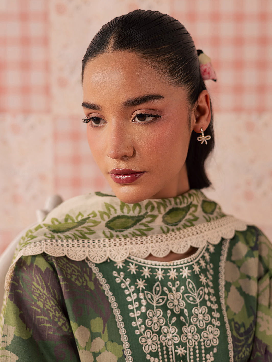 MJ-06 | 3 PC Lawn Mahnur Jahaan Lawn 26
