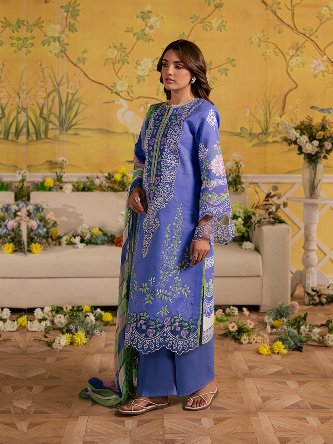 MJ-08 | 3 PC Lawn L Mahnur Jahaan Lawn 26