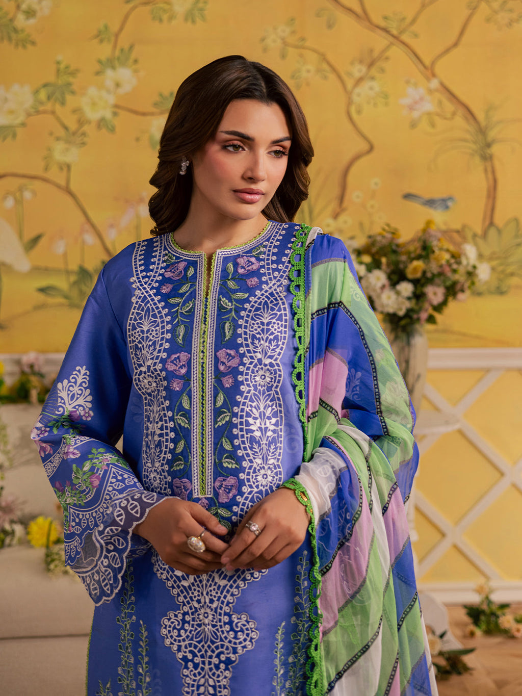 MJ-08 | 3 PC Lawn Mahnur Jahaan Lawn 26