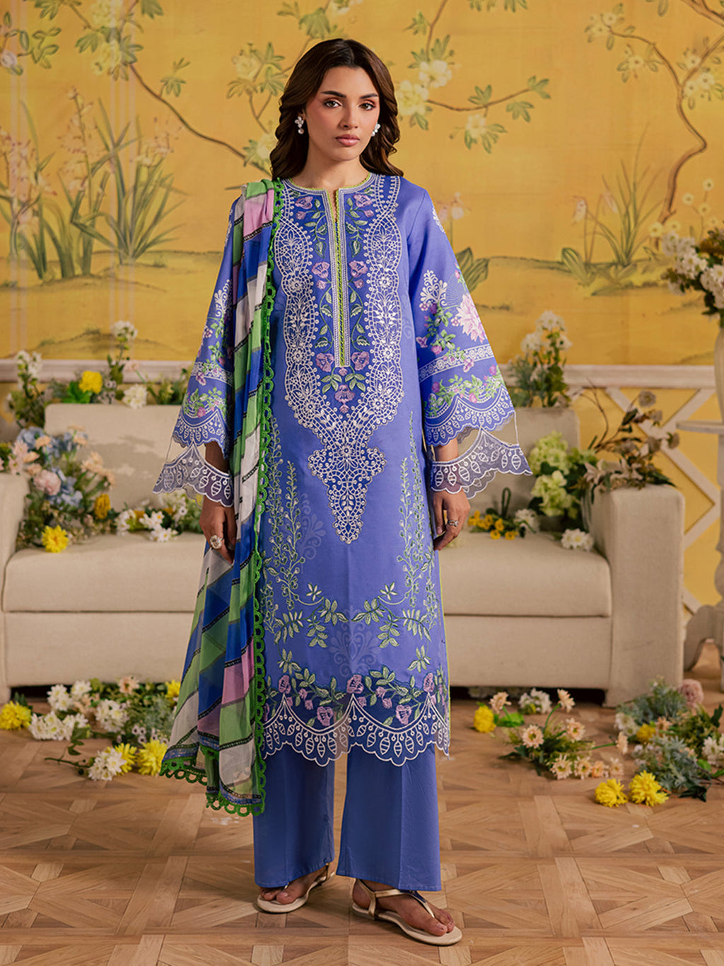 MJ-08 | 3 PC Lawn Mahnur Jahaan Lawn 26