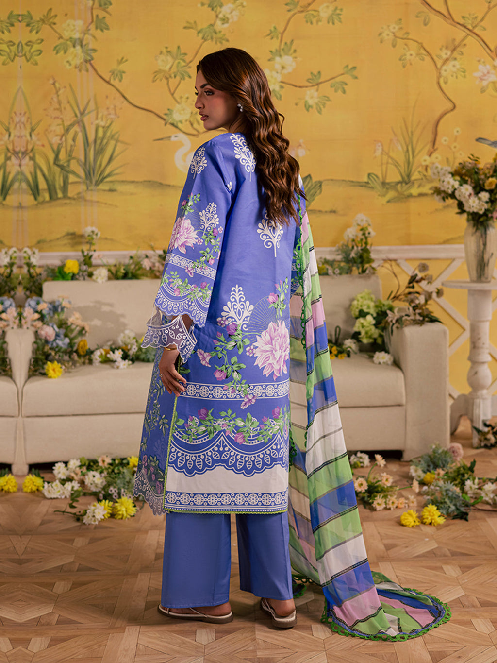 MJ-08 | 3 PC Lawn Mahnur Jahaan Lawn 26