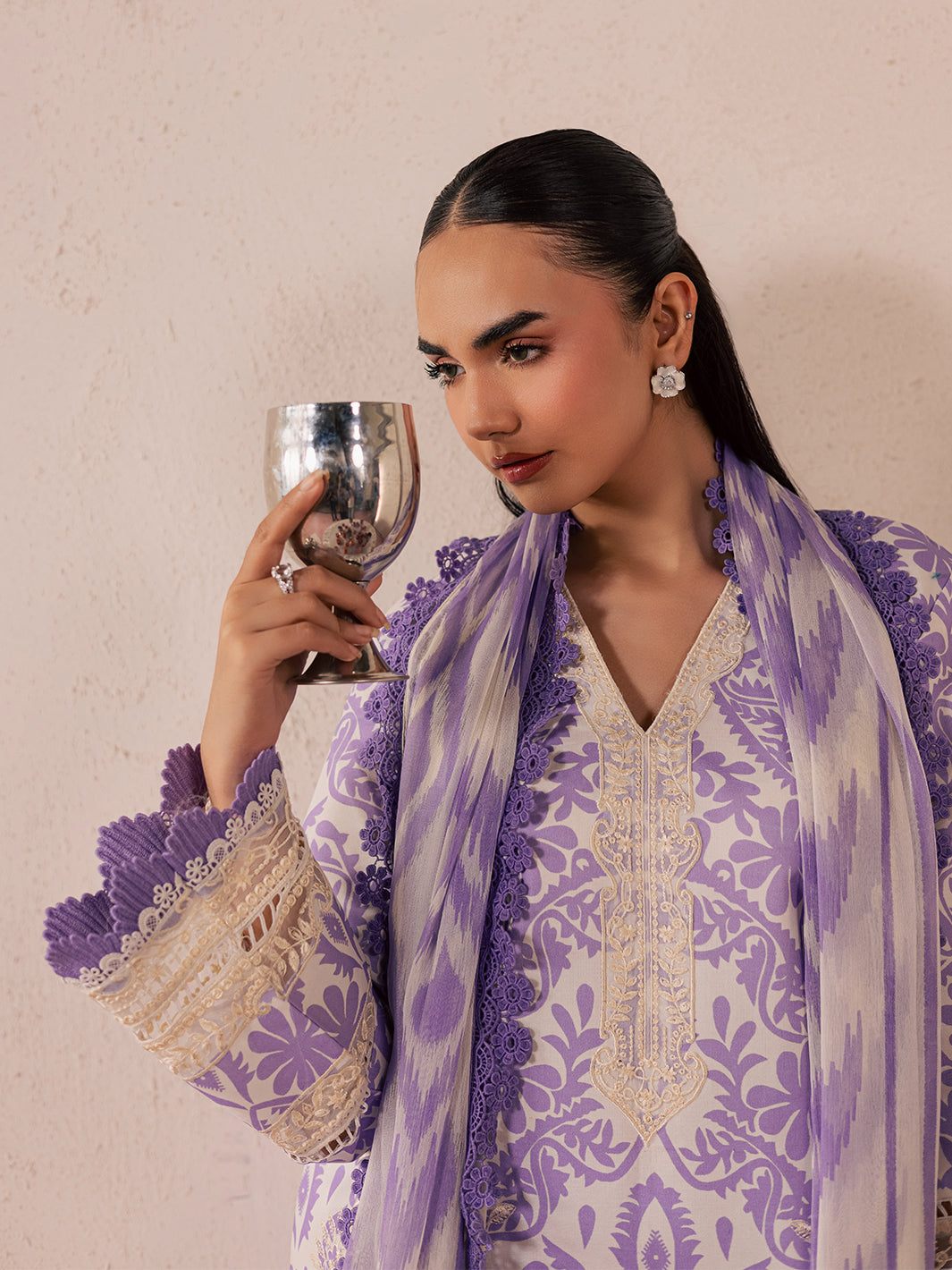 MJ-10 | 3 PC Lawn L Mahnur Jahaan Lawn 26