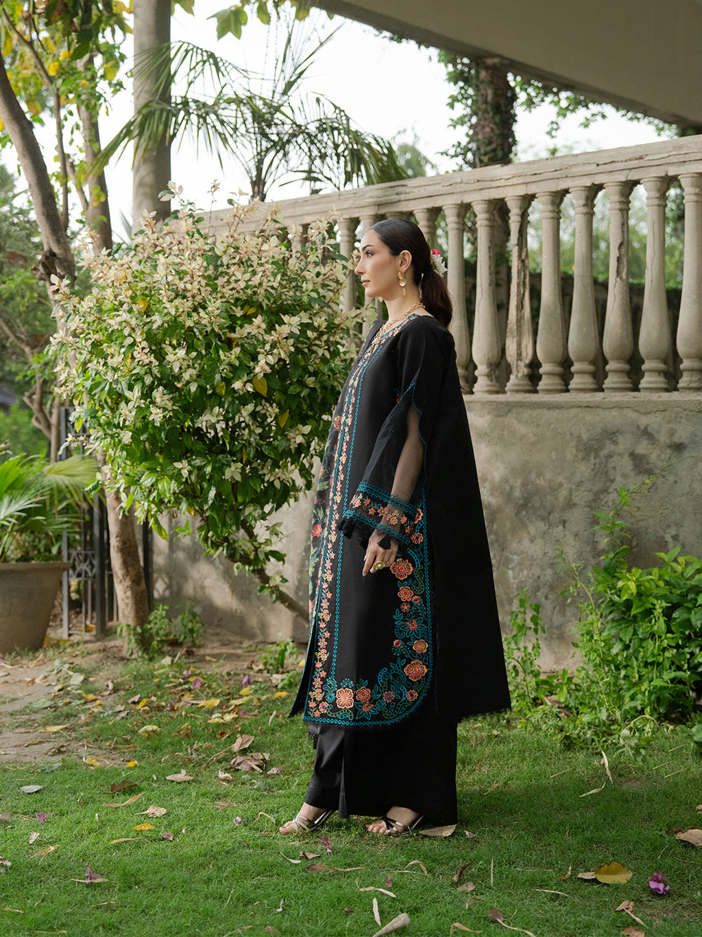 MU-06 | 3 PC Lawn - Gallery Image 5