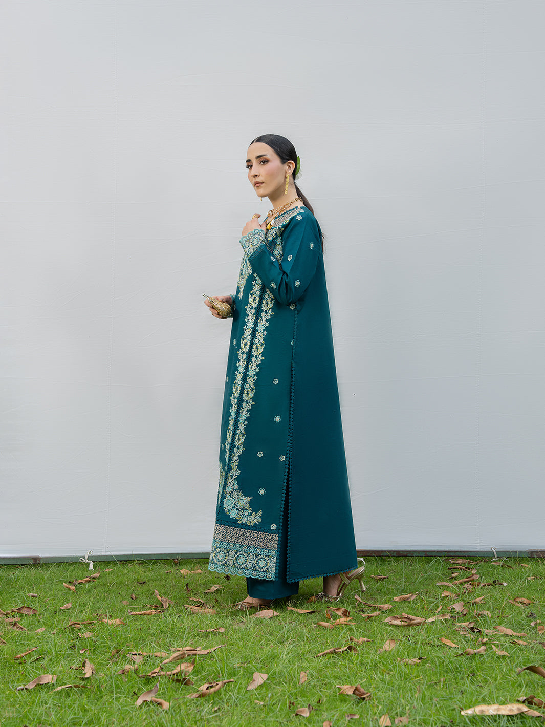MU-08 | 3 PC Lawn - Gallery Image 6