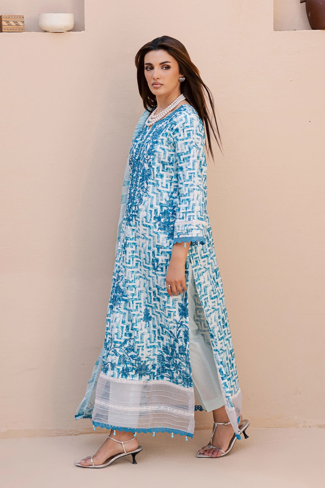 Rashid Tex Savoy Premium Embroidered Lawn – 3733 – Unstitched 3 Piece