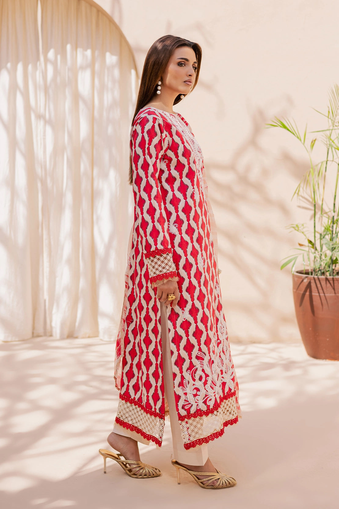 Rashid Tex Savoy Premium Embroidered Lawn – 3735 – Unstitched 3 Piece