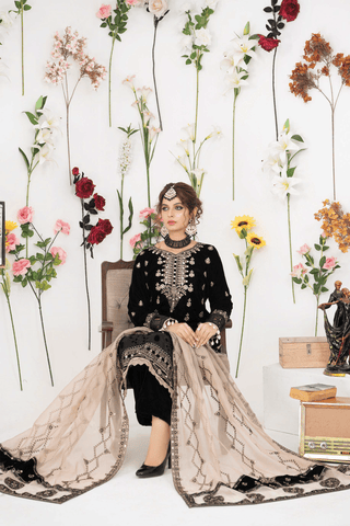 Makhmal E Singhar By Palwasha Embroidered Luxury Velvet Suit D-06