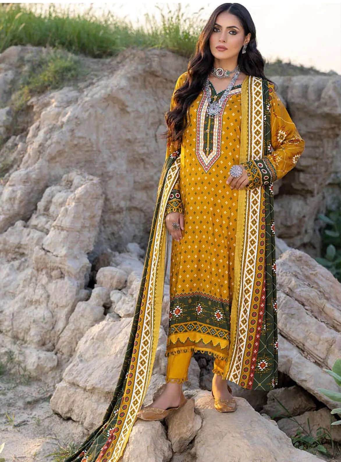 Gul Ahmed 3 Pc Unstiched Linen Dress (GR-10)